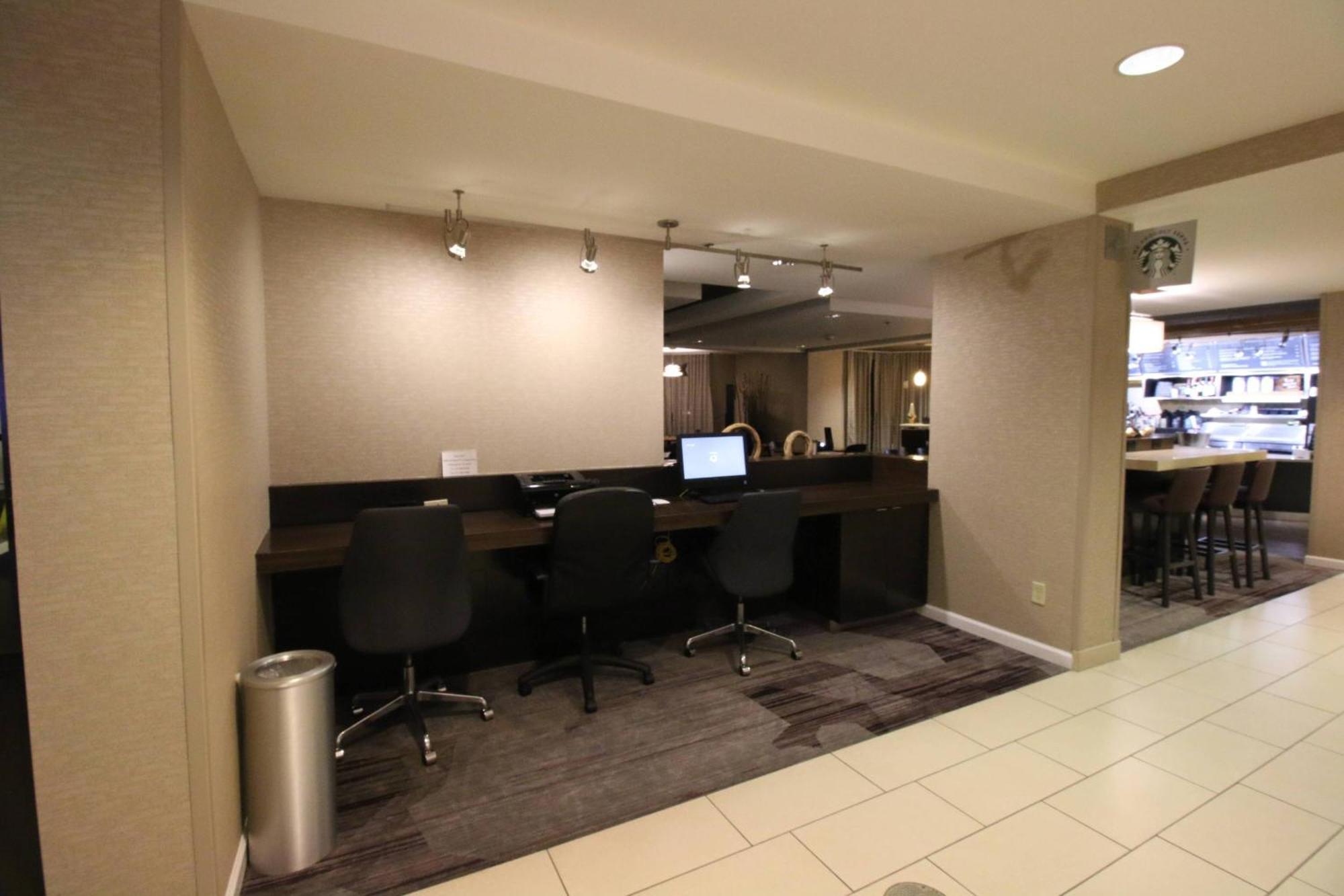 Courtyard By Marriott Indianapolis South Hotell Exteriör bild