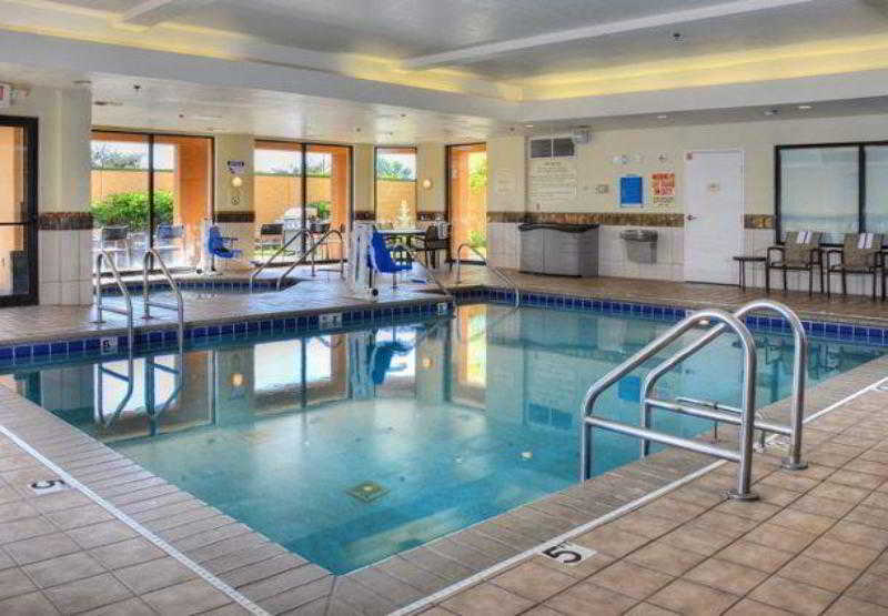 Courtyard By Marriott Indianapolis South Hotell Exteriör bild